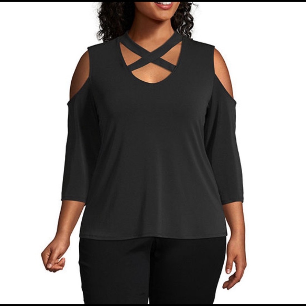 Bold Elements criss cross 3/4 sleeve cold shoulder top